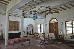 Malindi Coastal Luxury Retreat - Huge Private Pool