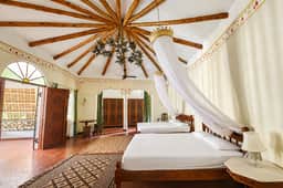 Malindi Coastal Luxury Retreat - Huge Private Pool - Image 4