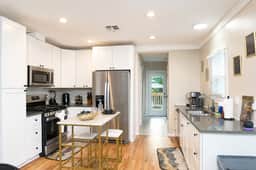 The Marbled Speakeasy - San Antonio Luxury Home by the Alamo - Image 5