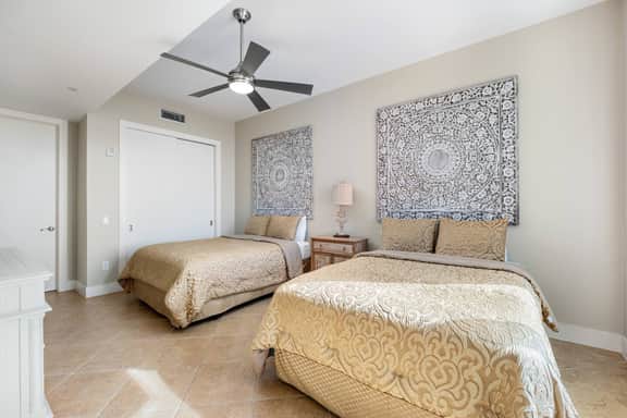 Beachfront Beauty with Amazing Views & Resort Pool