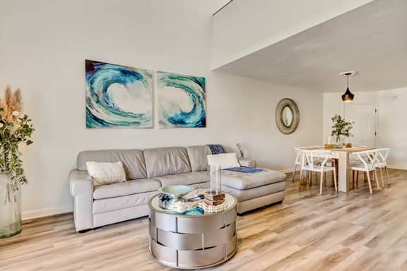 Las Olas Cabana - Close to Beach & Restaurants