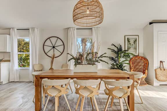 Coastal Cabana - Heated Pool - Walk to Beach