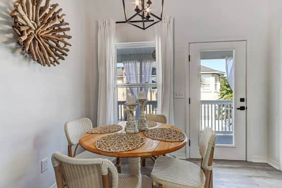 Coastal Cabana - Heated Pool - Walk to Beach