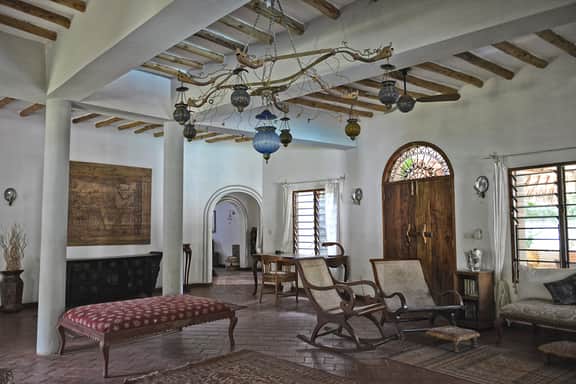 Malindi Coastal Luxury Retreat - Huge Private Pool