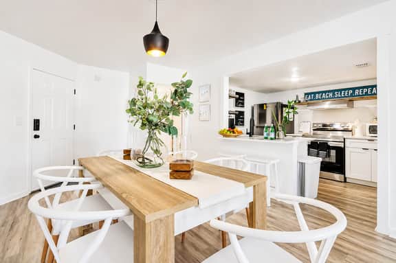 Las Olas Cabana - Close to Beach & Restaurants - Image 3