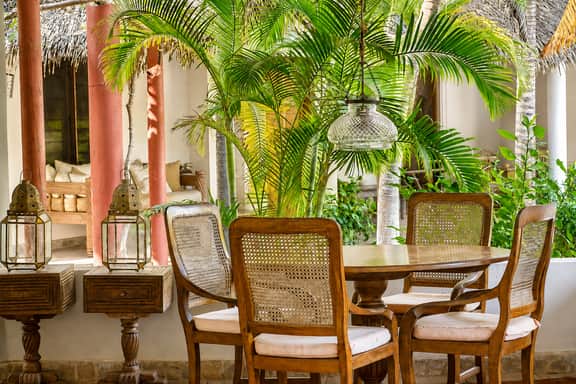 Malindi Coastal Luxury Retreat - Huge Private Pool - Image 5