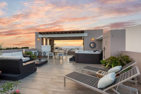 Tropical Sunset Penthouse • Rooftop & Hot Tub - Image 1